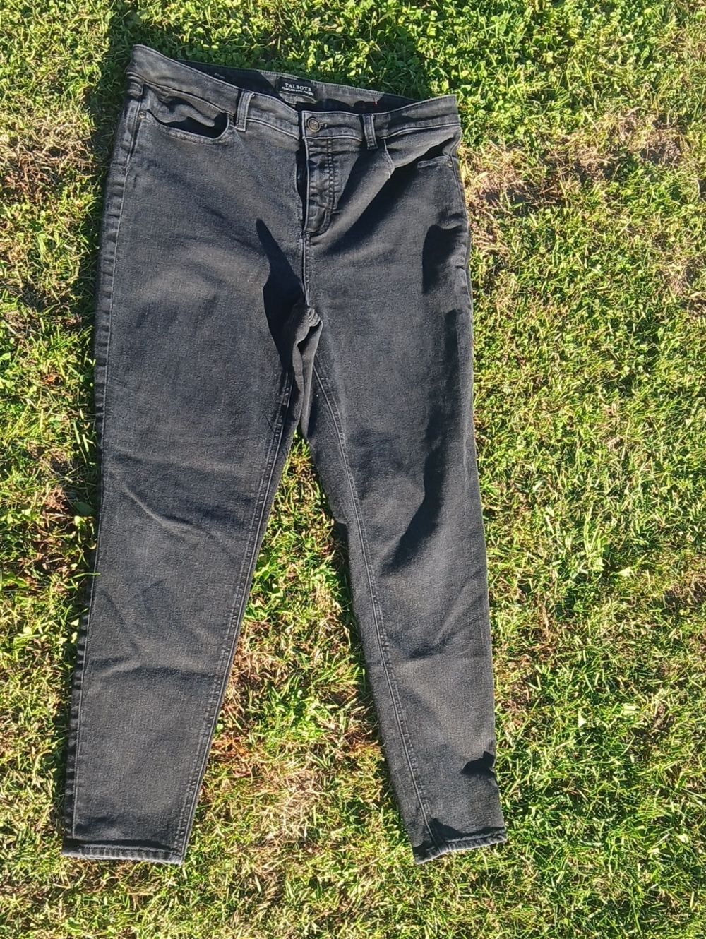 90's Wide High Rise Black Denim Ripped Knees Size 9